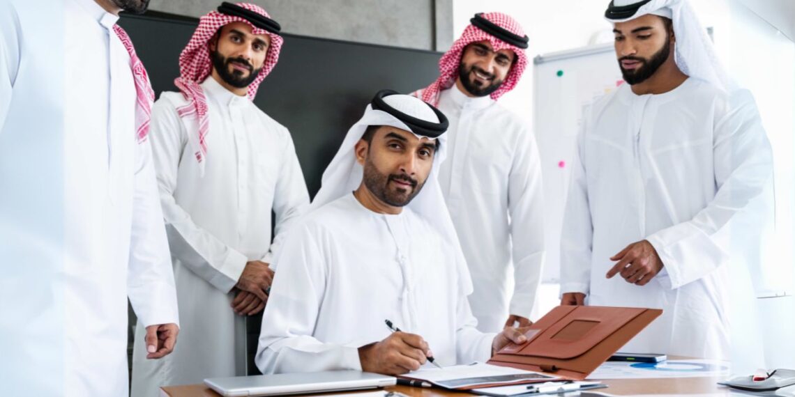 Uae economic expansion poised for stronger momentum 10 2000 2