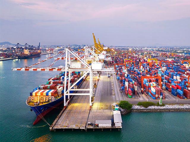 Oman and Dubai Open Green Corridor to Keep Trade Moving