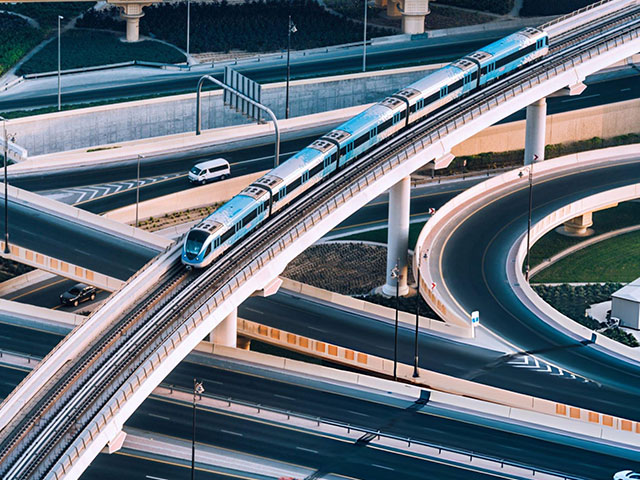 Dubai metro blue and gold lines explained